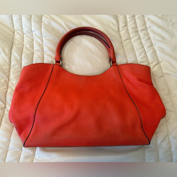 Tory Burch Red/Orange Shoulder Bag with Embossed Logo - Picture 2 of 16